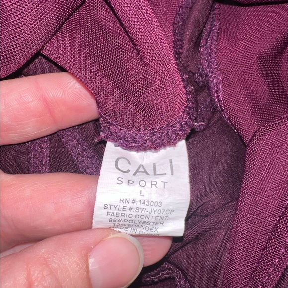 Cali workout leggings with side pockets and mesh siding - Picture 6 of 6